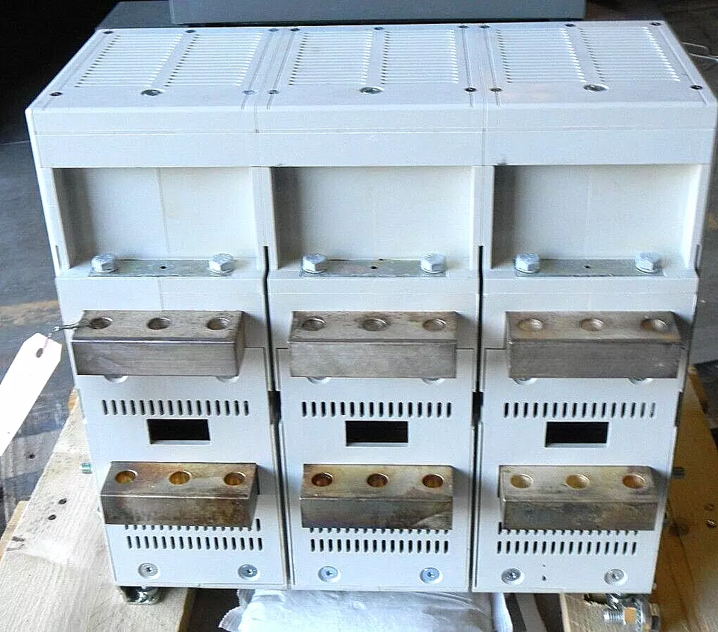 قاطع هوائي ABB SACE EMAX E3 S/MS N2500 2500A CIRCUIT BREAKER 690V 3P AUX. Q1..Q10 400V